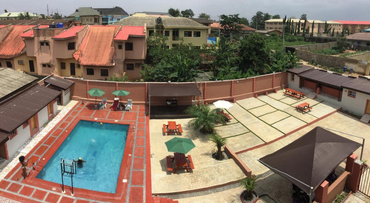 Royal Kaft Hotel Ikorodu Buitenkant foto